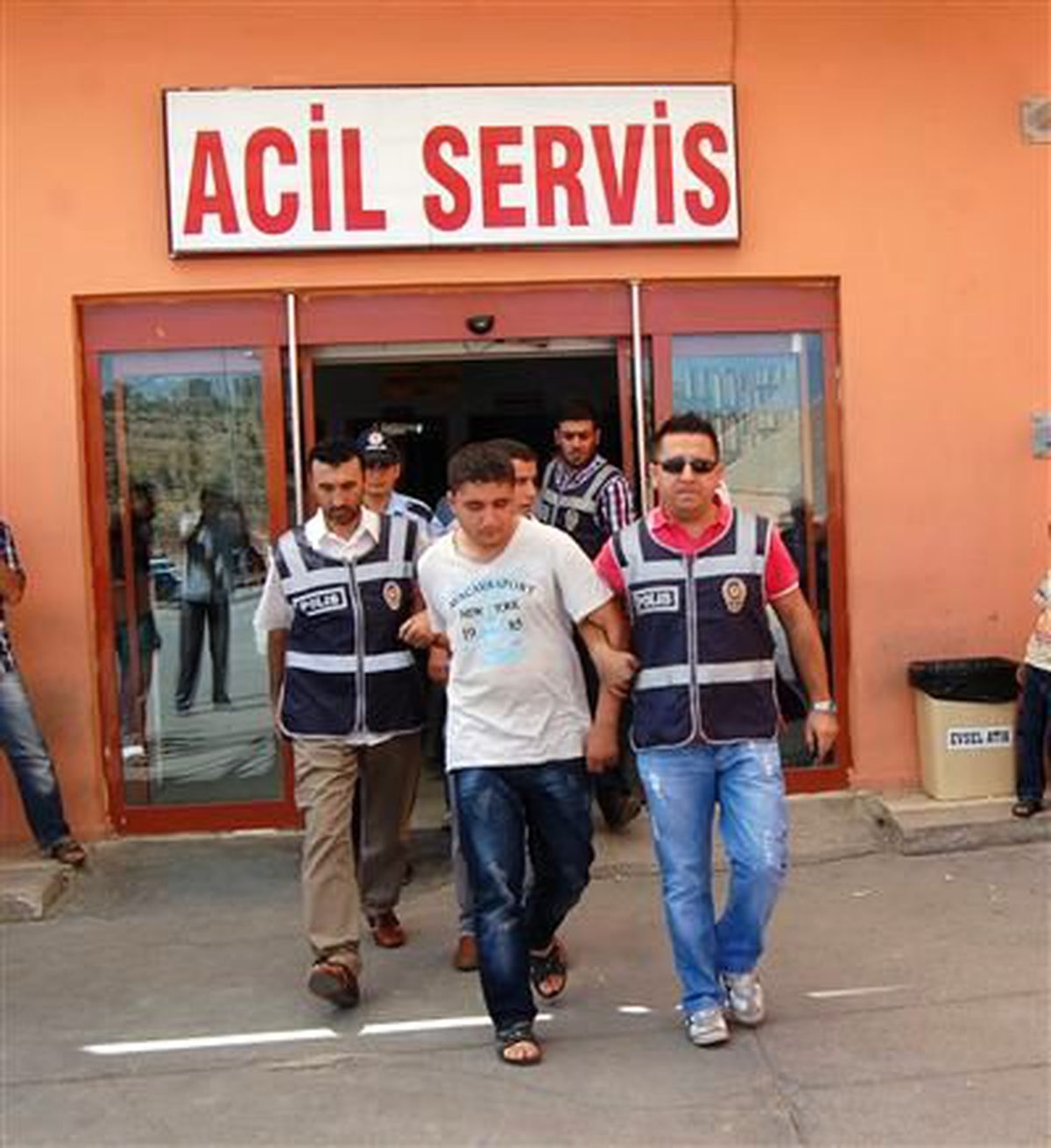 Şanlıurfa\'da Kontör Dolandırıcılığı Operasyonunda, 5 Kişi Gözaltına Alındı