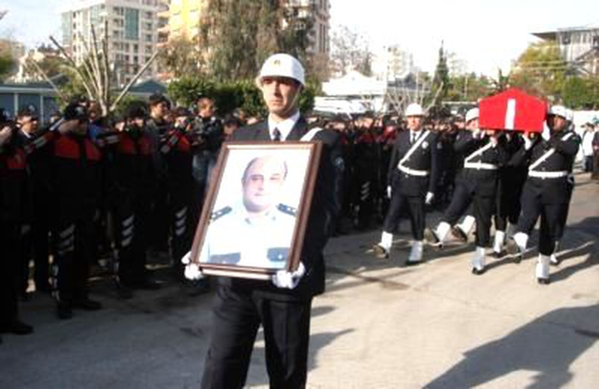 Şehit Polisin Ailesine Ev Yardımı