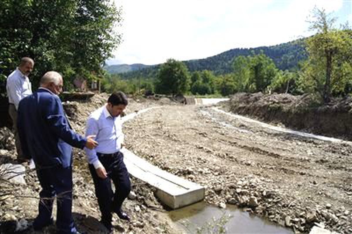 Tunç, Taşkım Koruma Tesileri İnşaatında İnceleme Yaptı