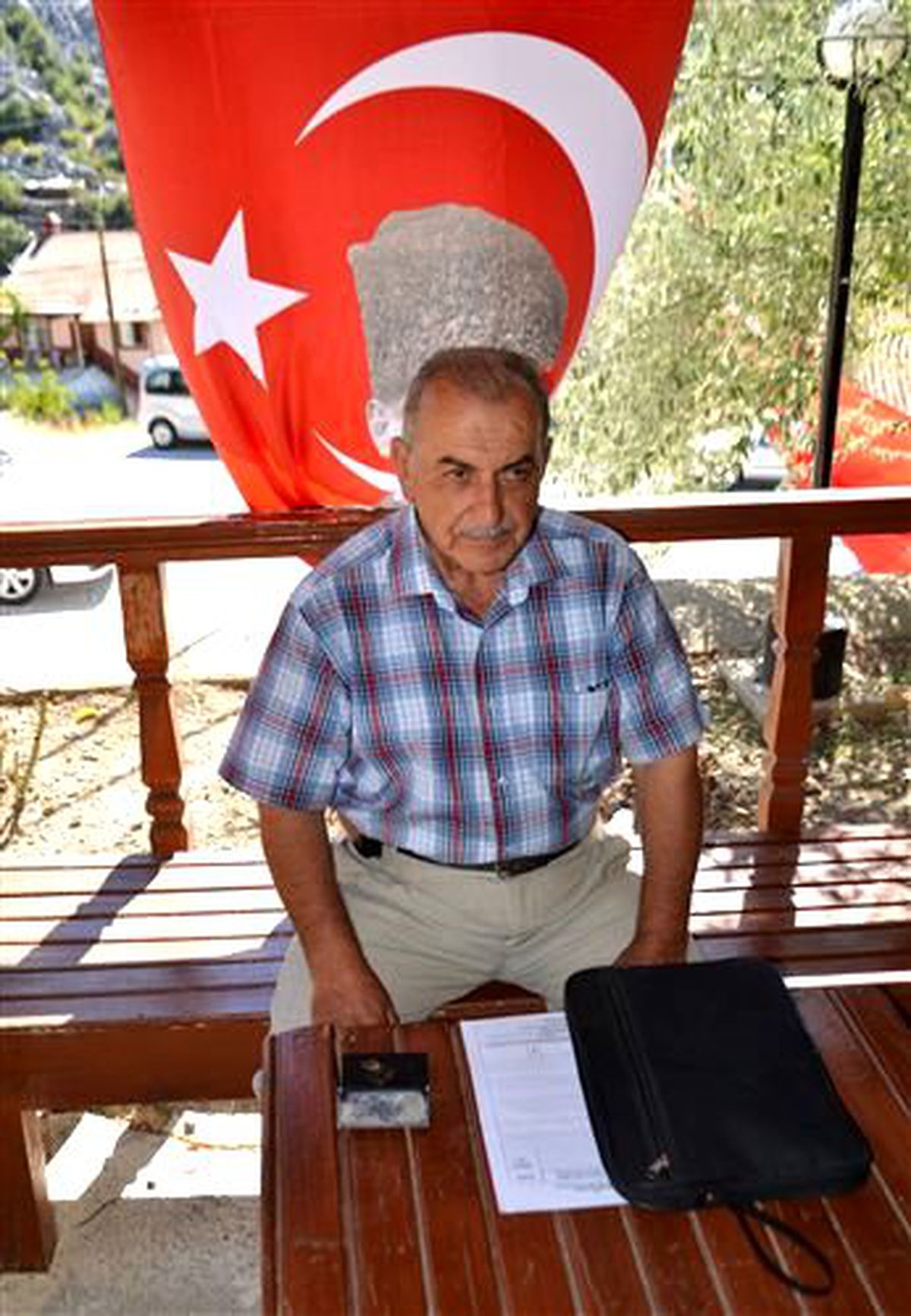 Üniversiteli Muhtar, Köylünün Umudu Oldu