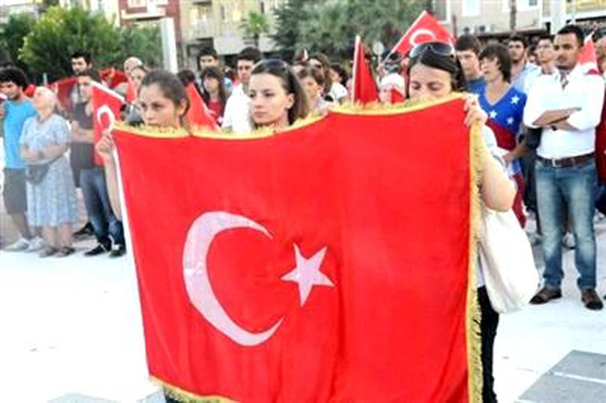 Çanakkale\'de \'Teröre Tepki\' Yürüyüşü