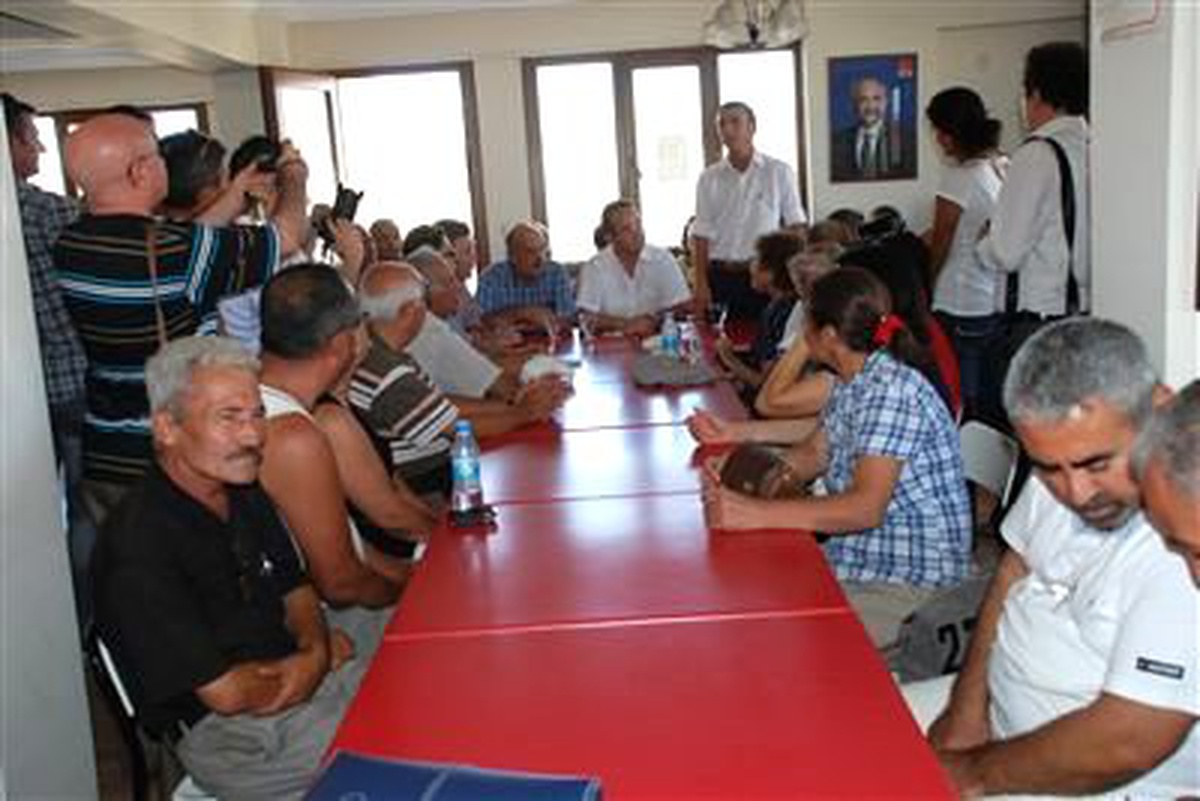 Hükümetin Dış Politikasına Eleştiri