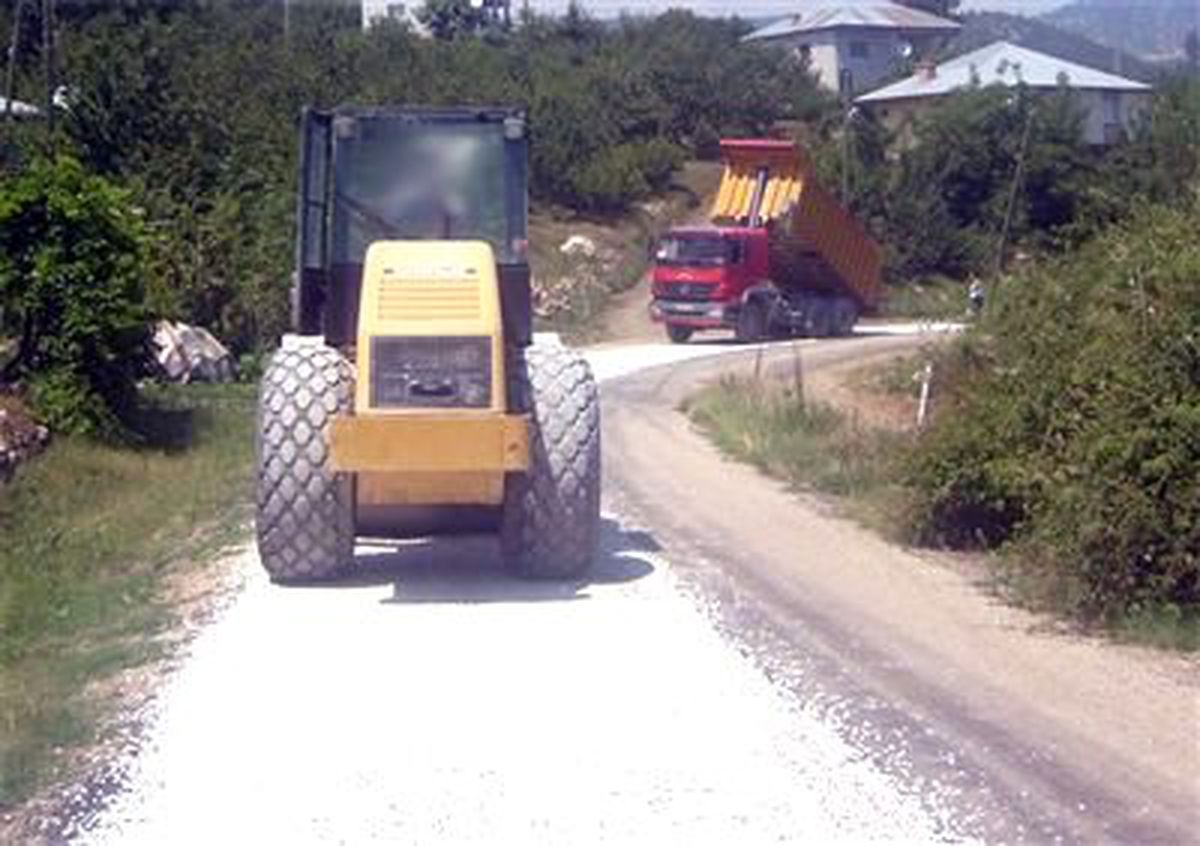İl Özel İdaresi Yol Çalışmalarını Sürdürüyor