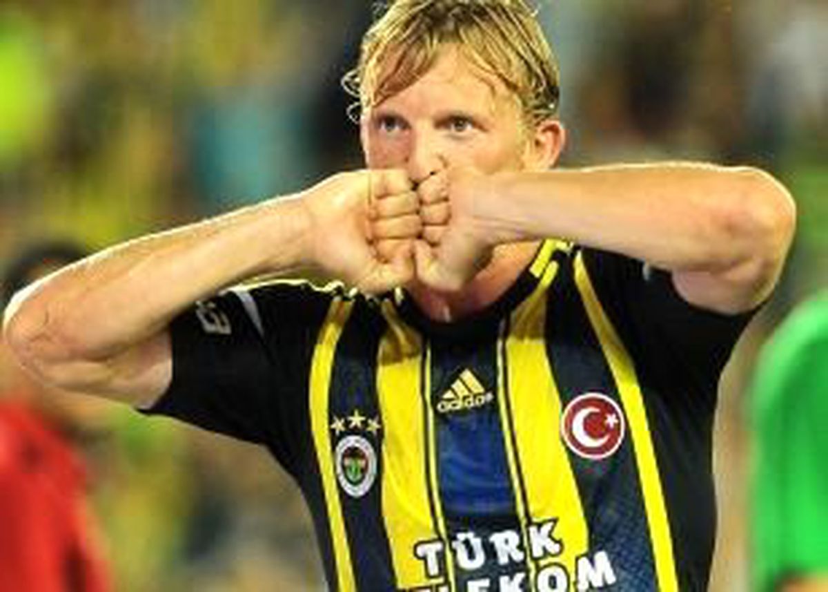 Kuyt, Hooijdonk'u Geçti!