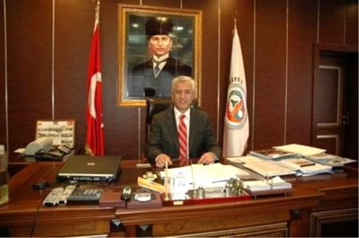 MHP\'li Belediye Başkanından Fatih Terim\'e Destek