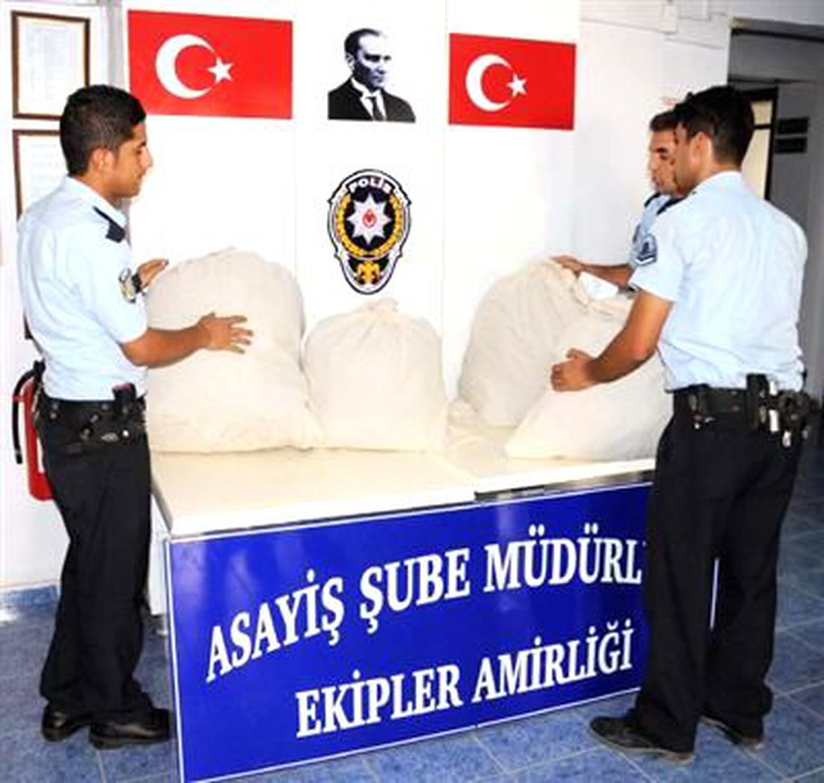 Şanlıurfa\'da 61 Kilo Esrar Ele Geçirildi