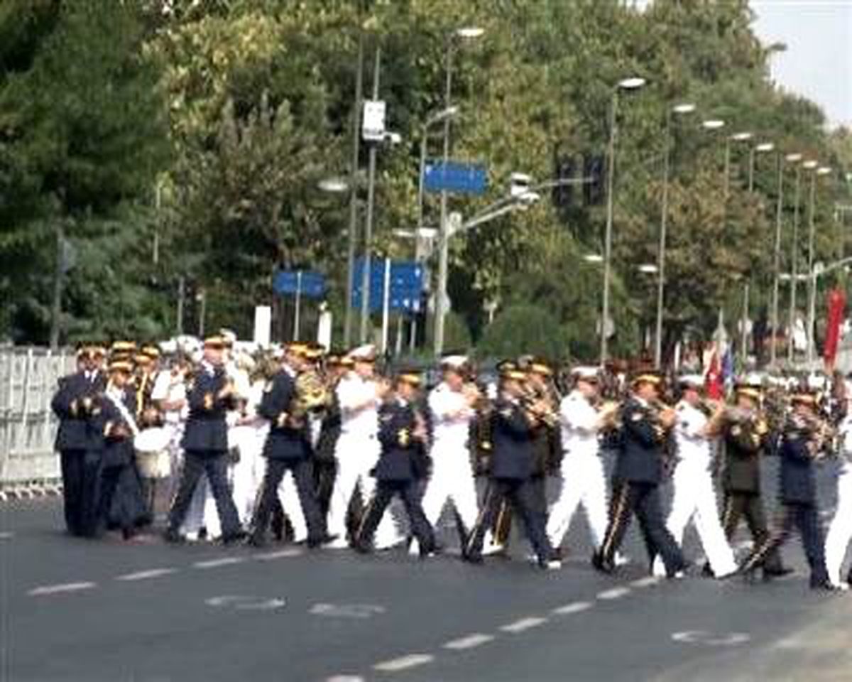 Vatan Caddesi\'nde Zafer Bayramı Provaları