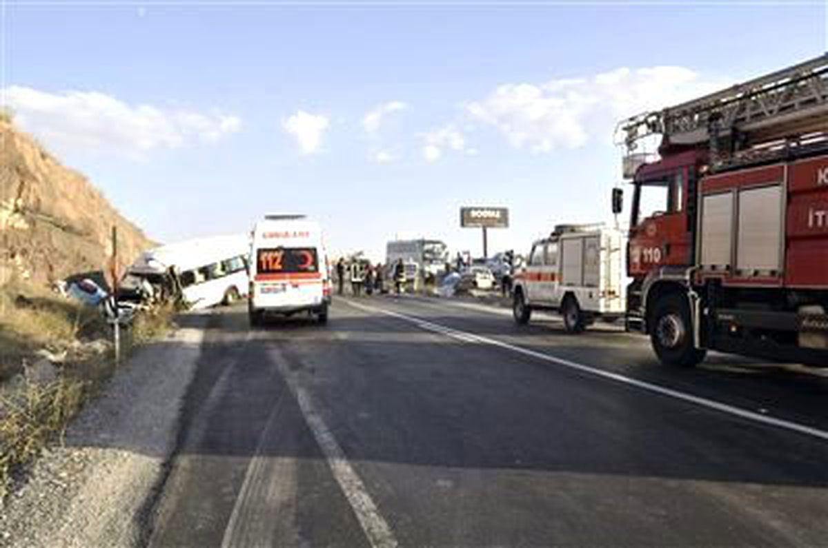 Yarasını Unuttu, Eşyalarına Koştu