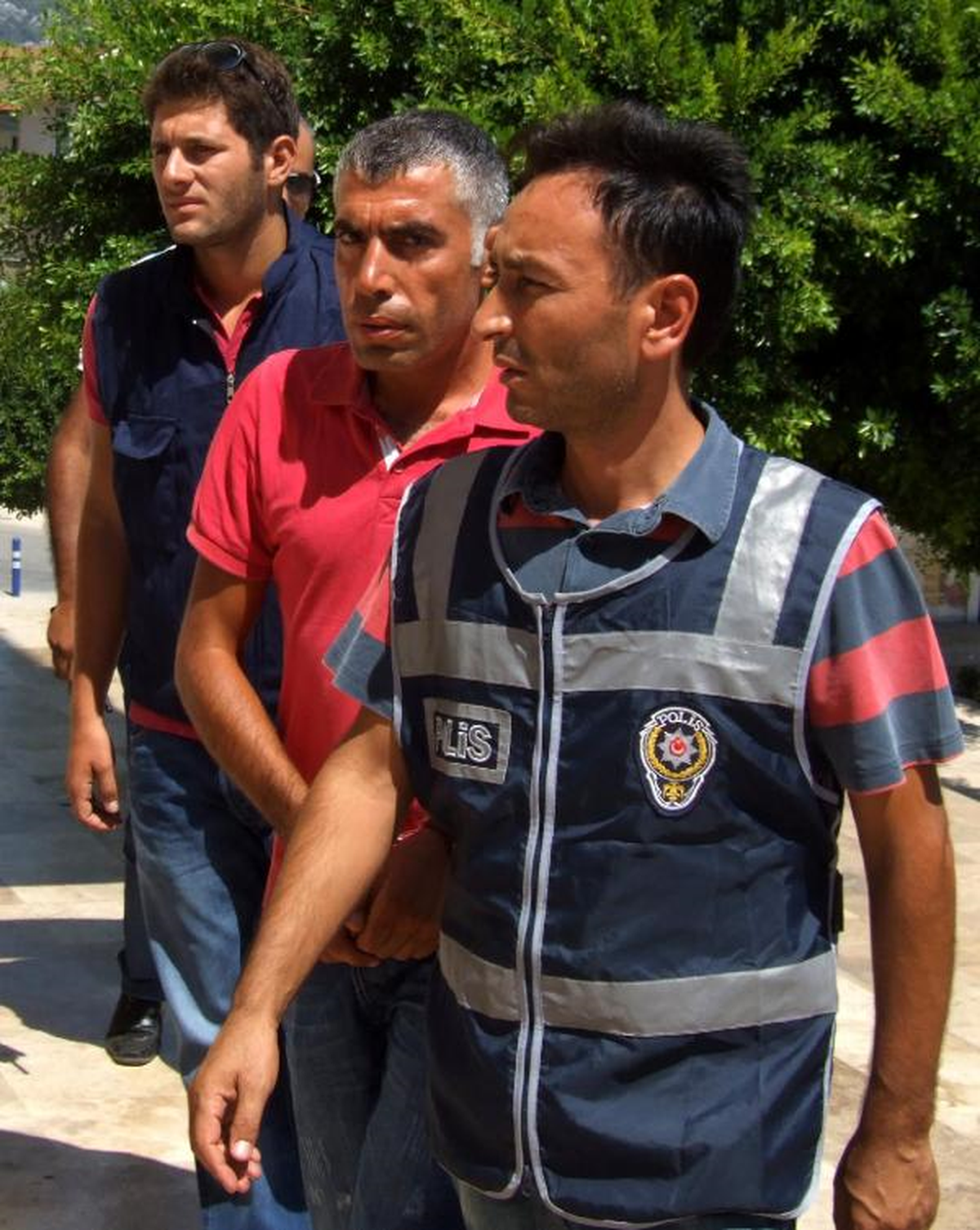 Alacak Kavgasında Arkadaşa 8 Kurşun (2)