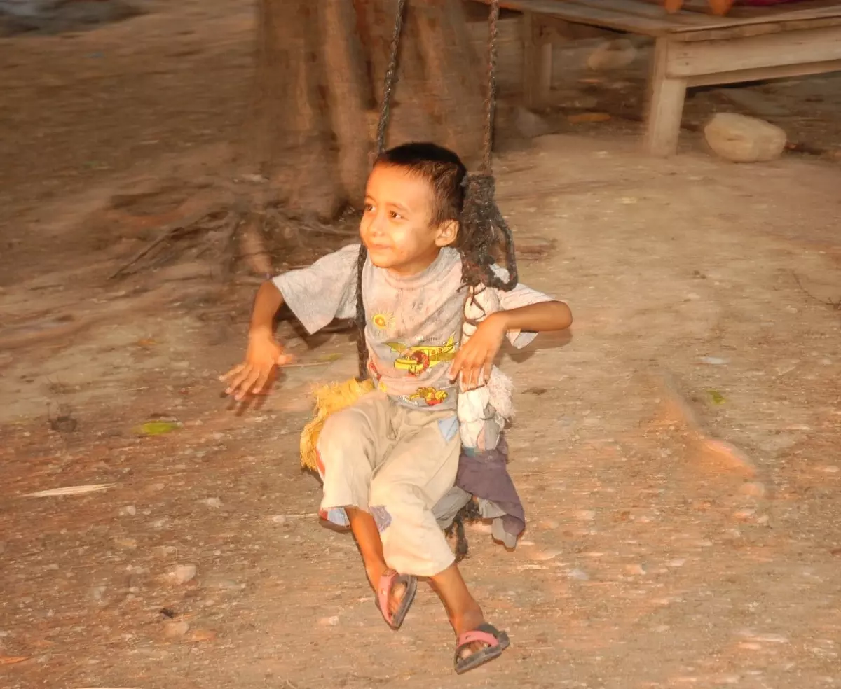 Annesi Öldü Bir Daha Konuşmadı