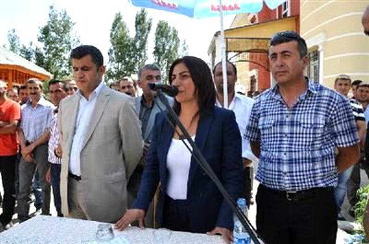 Aralarında Husumet Bulunan Aileleri BDP Barıştırdı