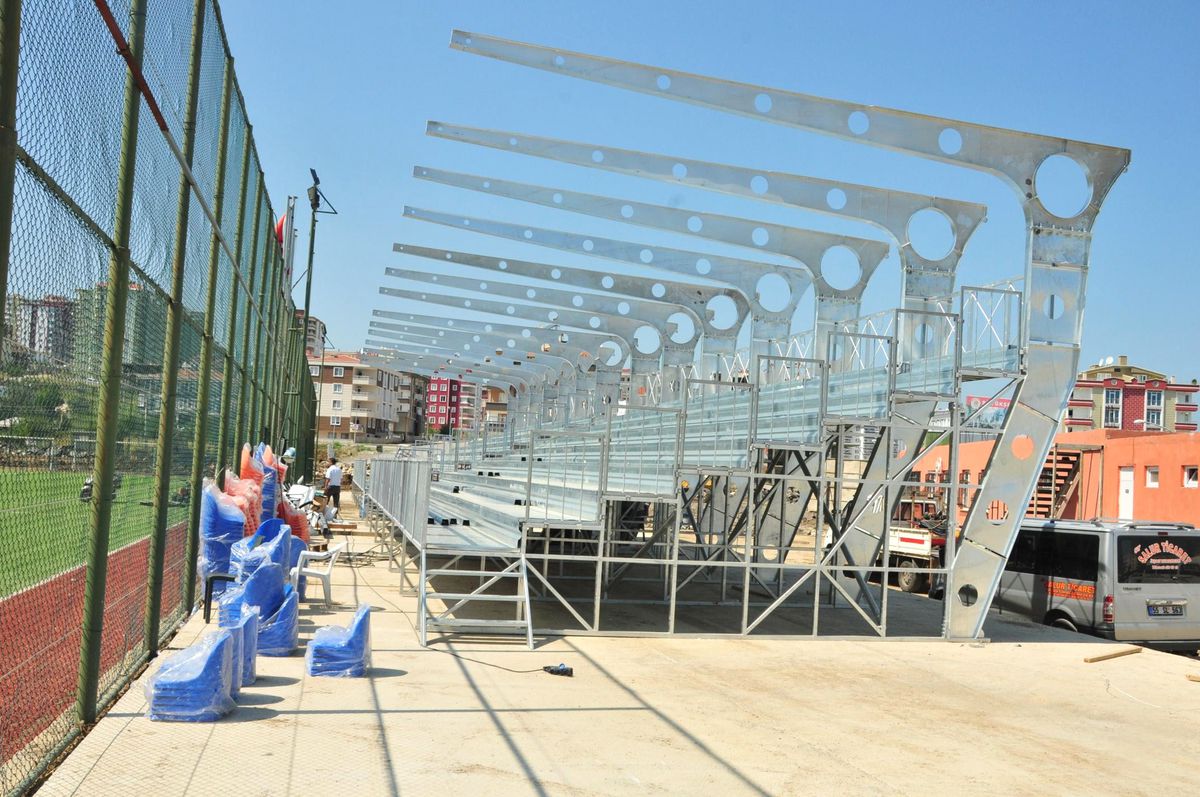 Atakum Stadı\'nın Tribünleri Yapılıyor