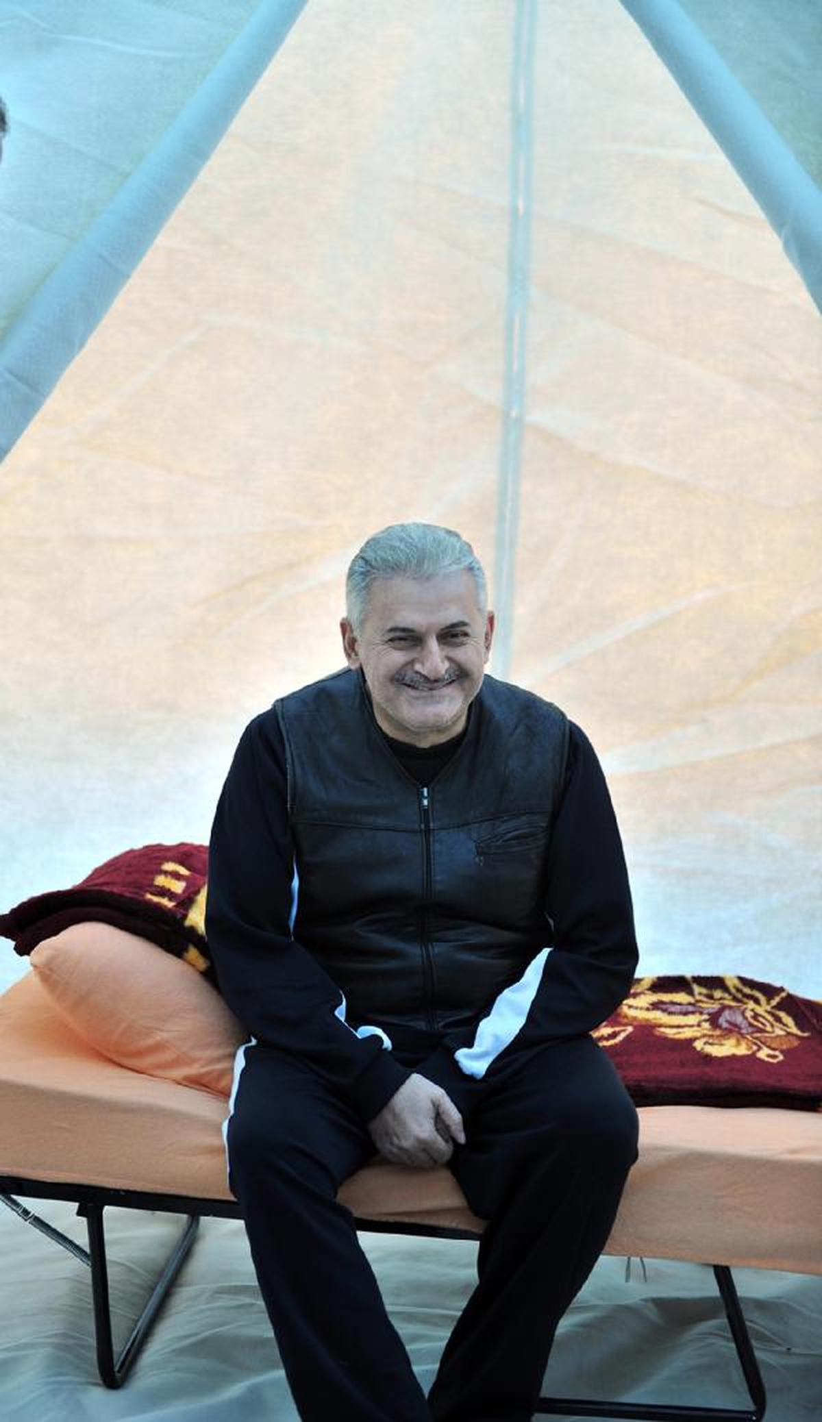Bakan Yıldırım\'ın Çadır Keyfi