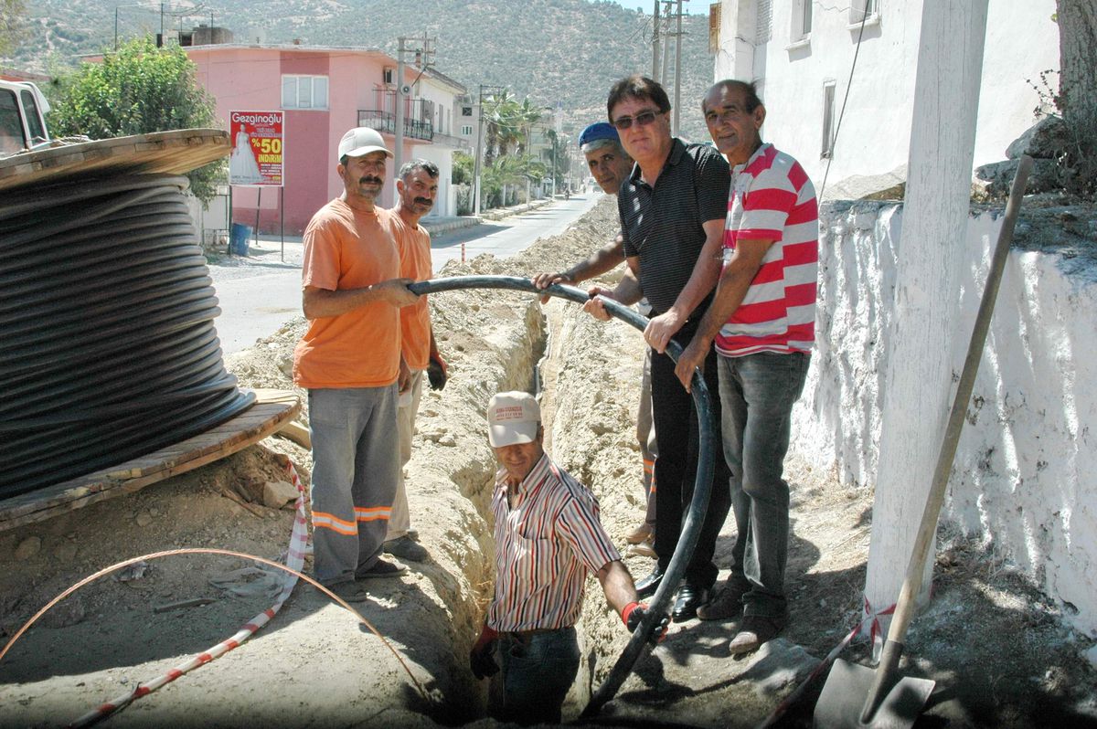 Bıyıklı Beldesinde Elektrik Hatları Yeraltına Alınıyor