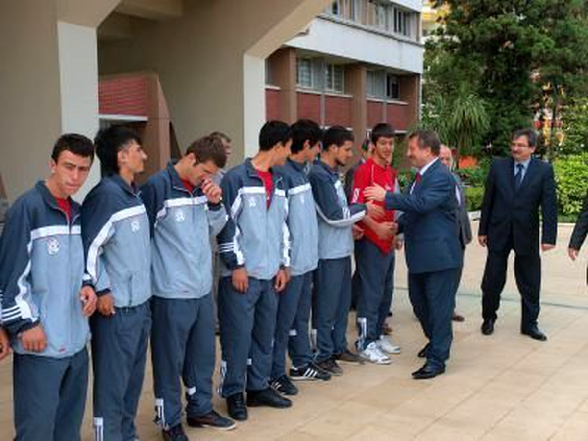 Çaykur\'dan Ç.Rizespor\'a Futbolcu Desteği