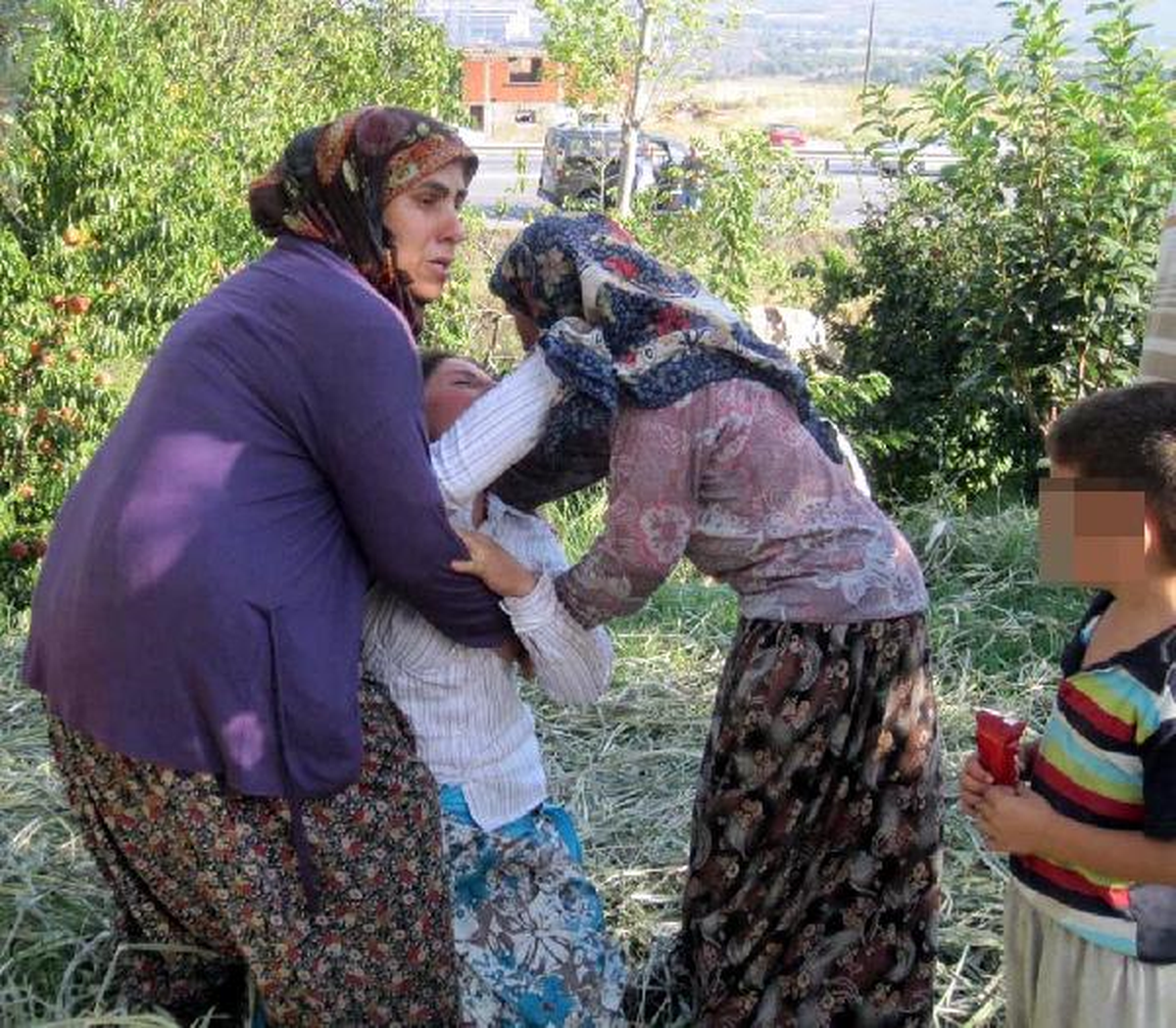 Çocuklar Samanlığı Tutuşturdu, Sakladıkları 100 Bin Lira da Yandı (2)