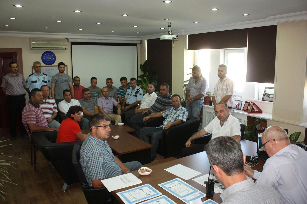 Emniyet Personeli "Başarı Belgesi" ile Ödüllendirildi