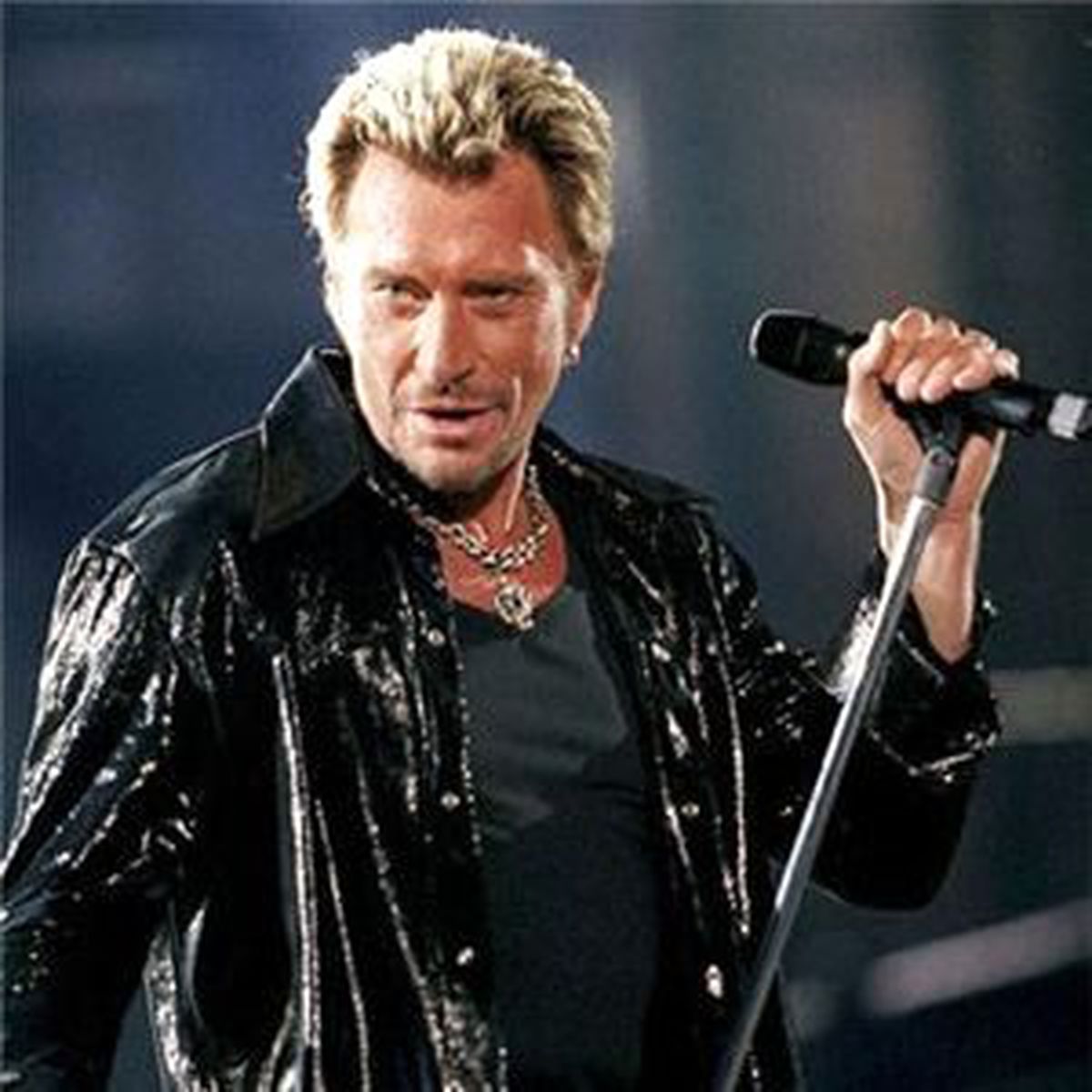 Fransızların Ünlü Rock Yıldızı Hallyday, Hastaneye Kaldırıldı
