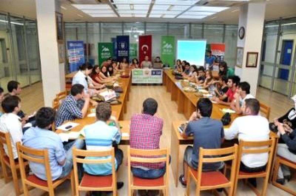 Gençlik Meclisi Hız Kesmiyor