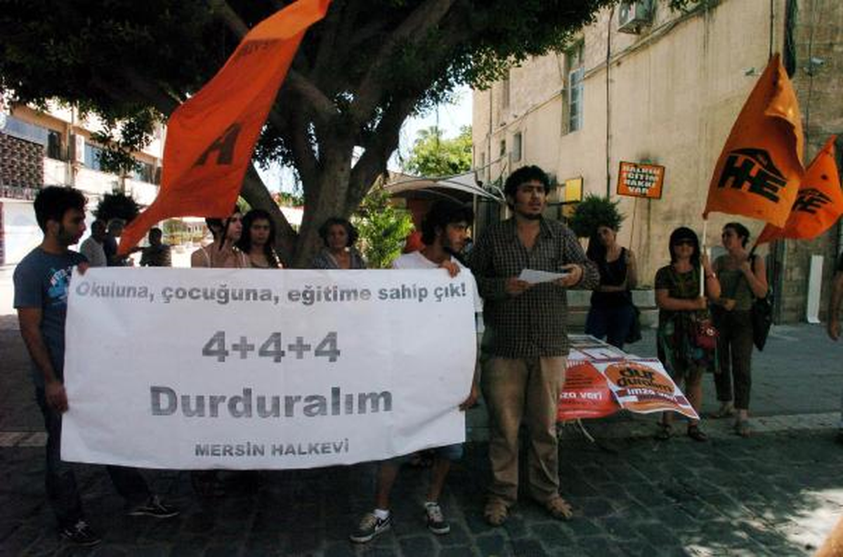 Halkevlerinden 4+4+4\'e Karşı İmza Kampanyası