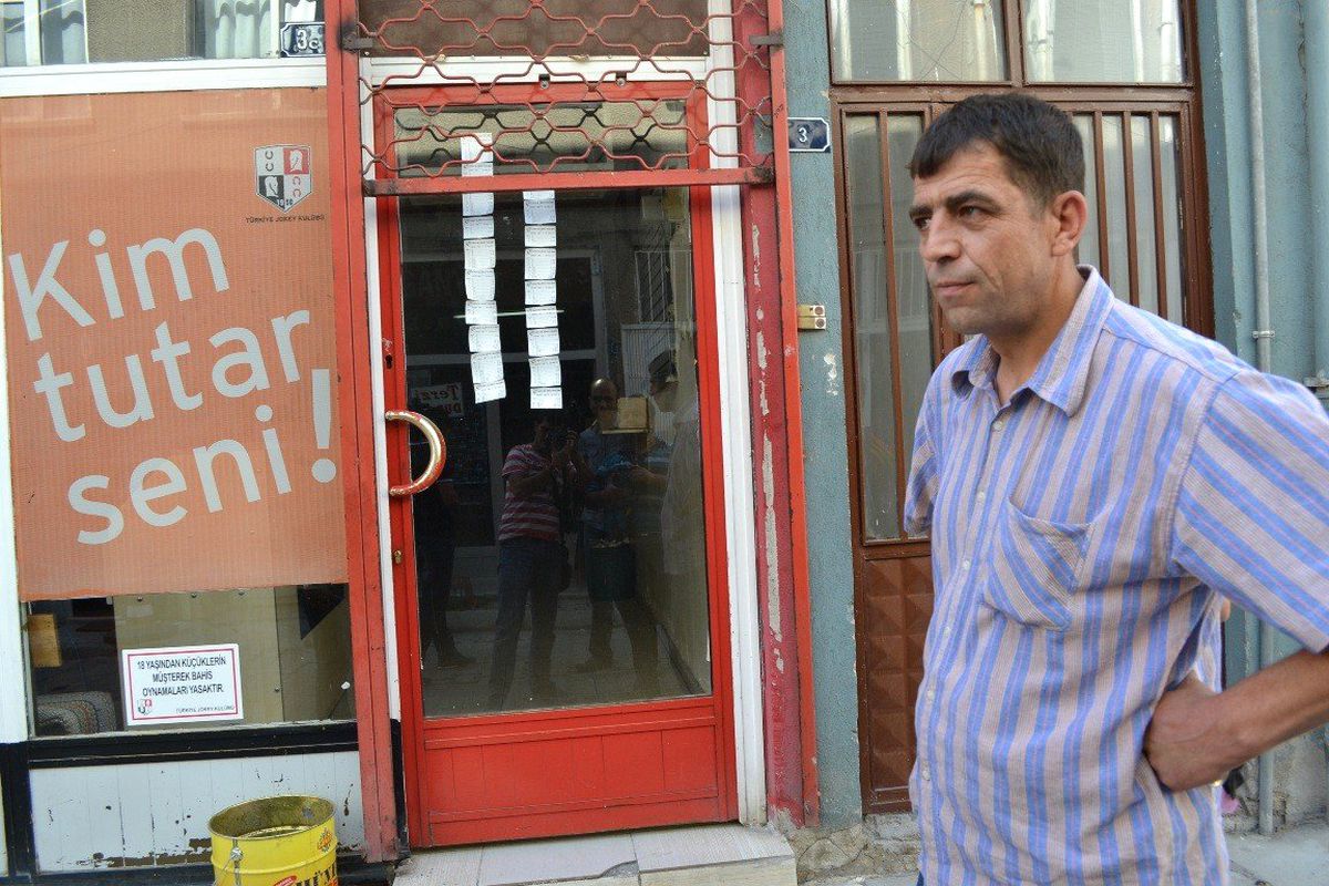 Hırsızlar Ganyan Bayiini Soydu