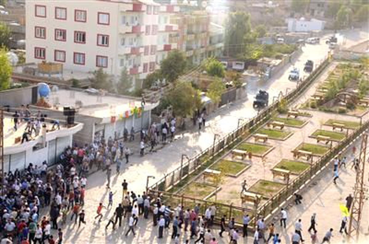Kaymakamlık, BDP\'li Belediye Hoparlöründen Mitingin Yasaklandığını Duyurdu