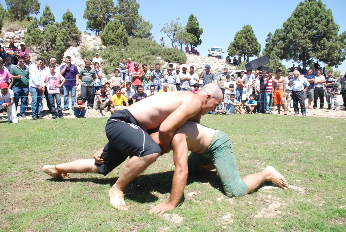 Kırtıl\'da Güreş Heyecanı