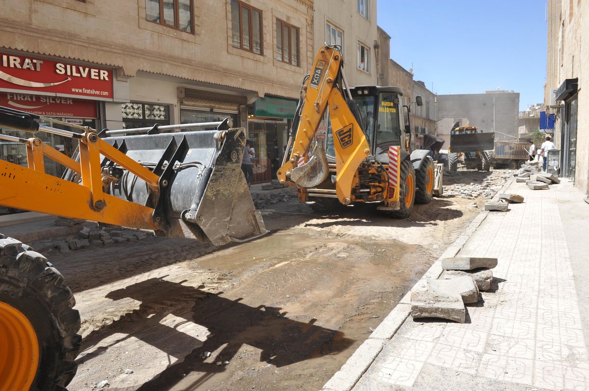 Mardin\'de Altyapı Çalışmaları Devam Ediyor