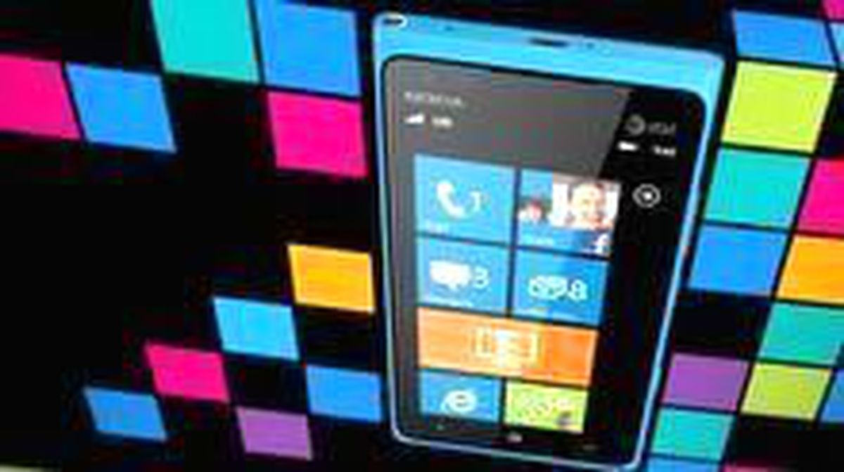 Nokia\'dan Windows 8 bombaları