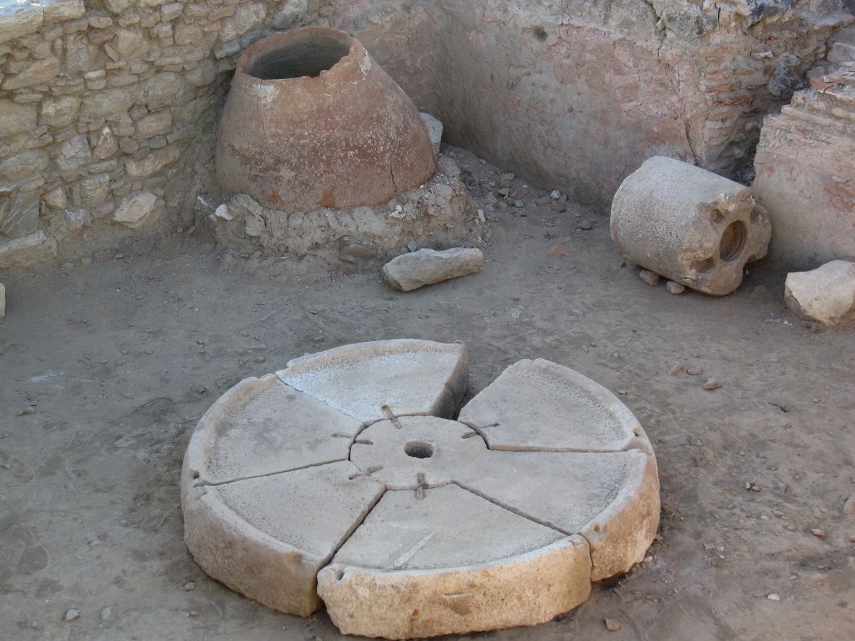 St. Jean Kazılarında Zeytinyağı İşliği Bulundu