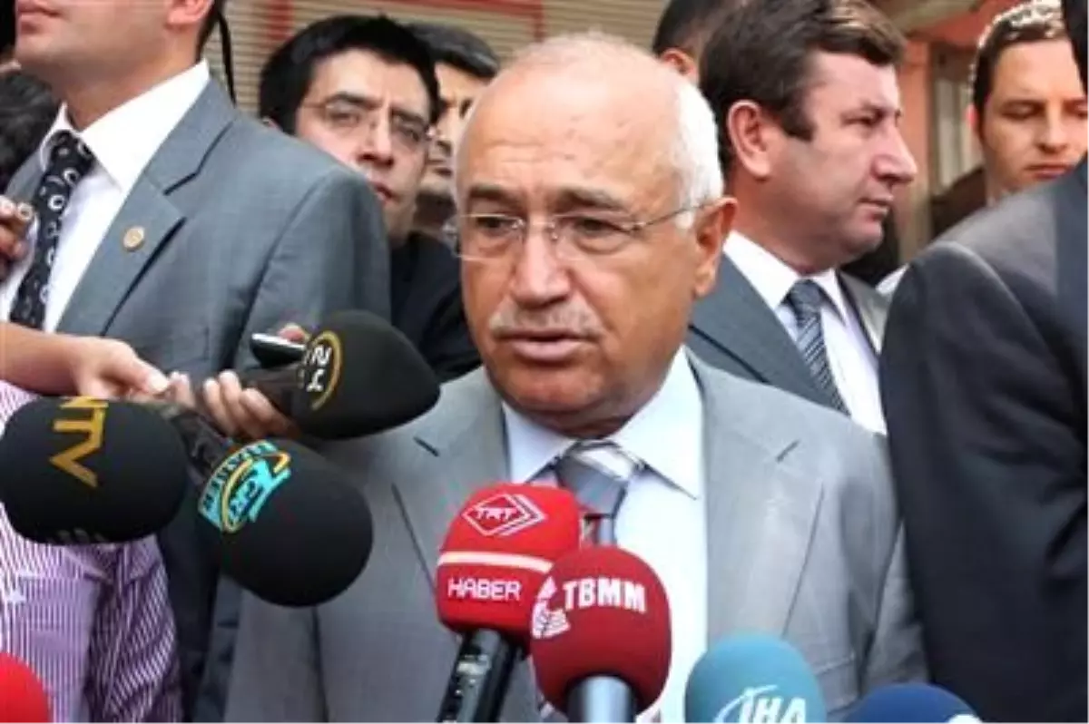 TBMM Başkanı Çiçek\'in Ajans Temsilcileriyle Bir Araya Gelmesi