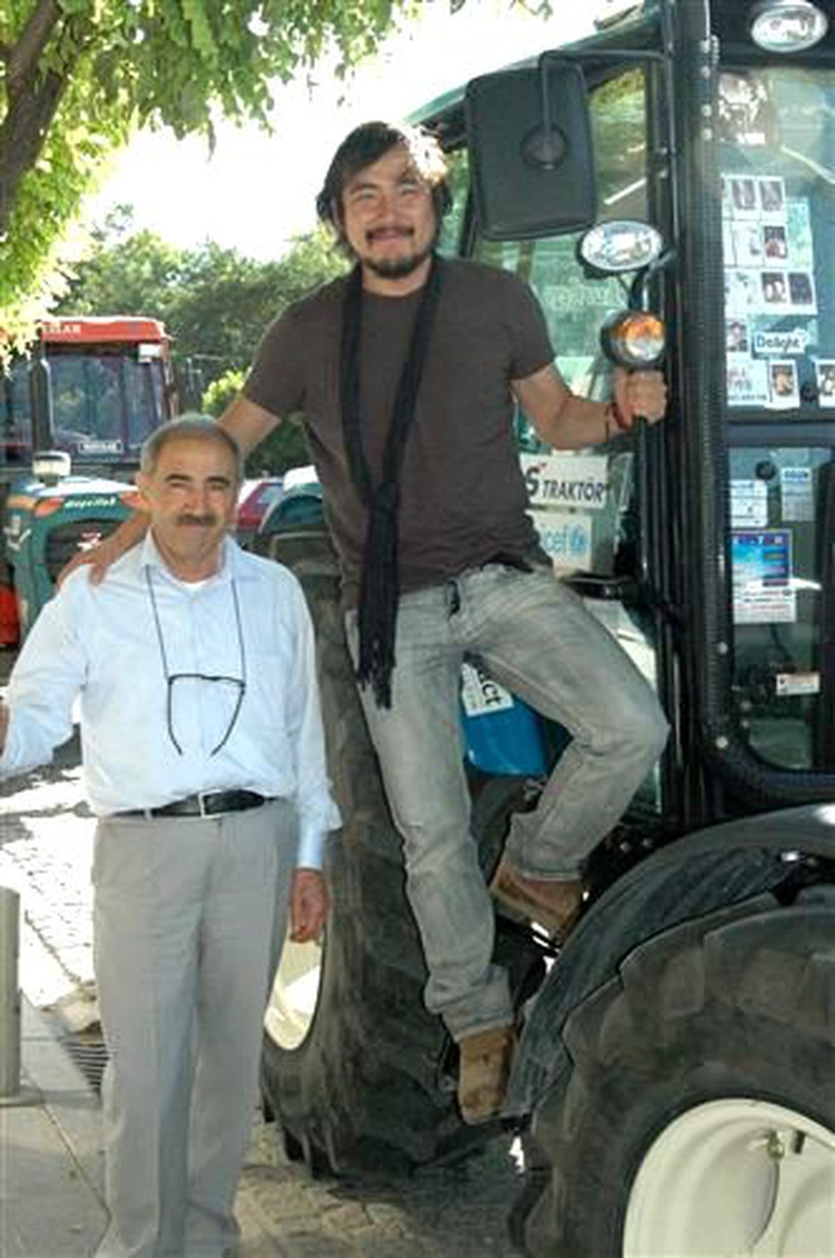 Traktörle Dünya Turu