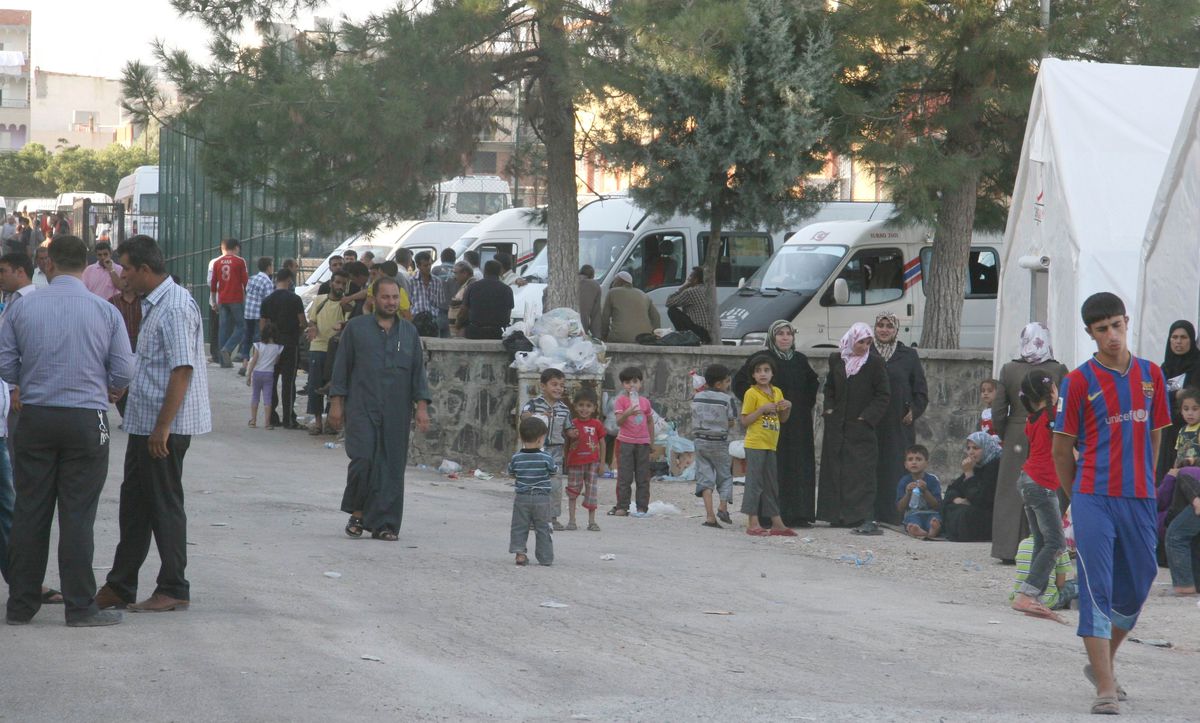 Türkiye\'ye Sığınan 2 Bin 38 Suriyeli Kamplara Gönderildi