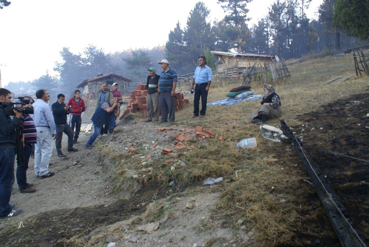 Vali Kenan Çiftçi Yangın Mağdurlarına Geçmiş Olsun Dileklerini İletti