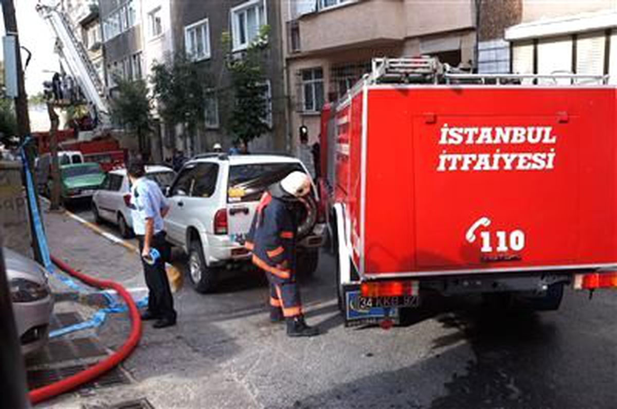 Yangına Giden İtfaiyeyi Hatalı Park Engelledi
