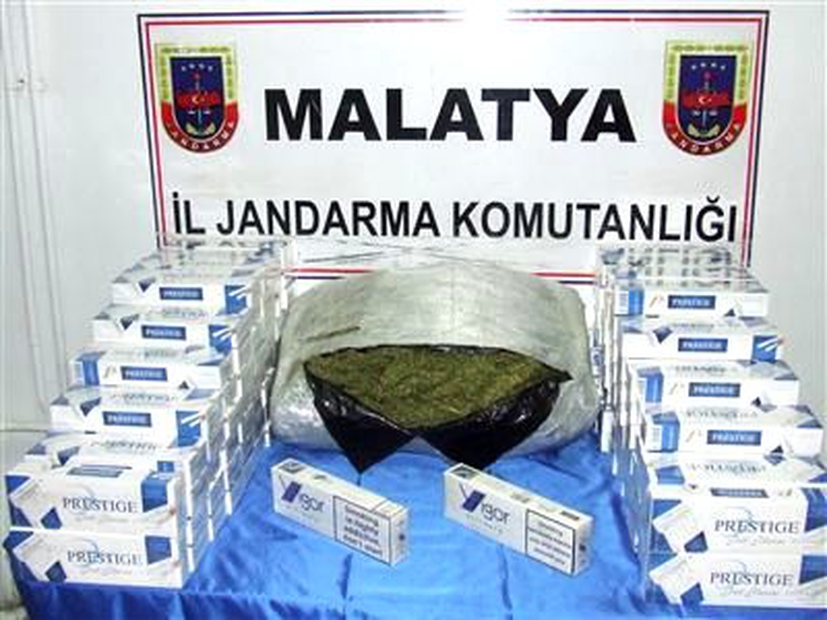 Yol Kontrolünde Esrar ve Kaçak Sigara Ele Geçirildi