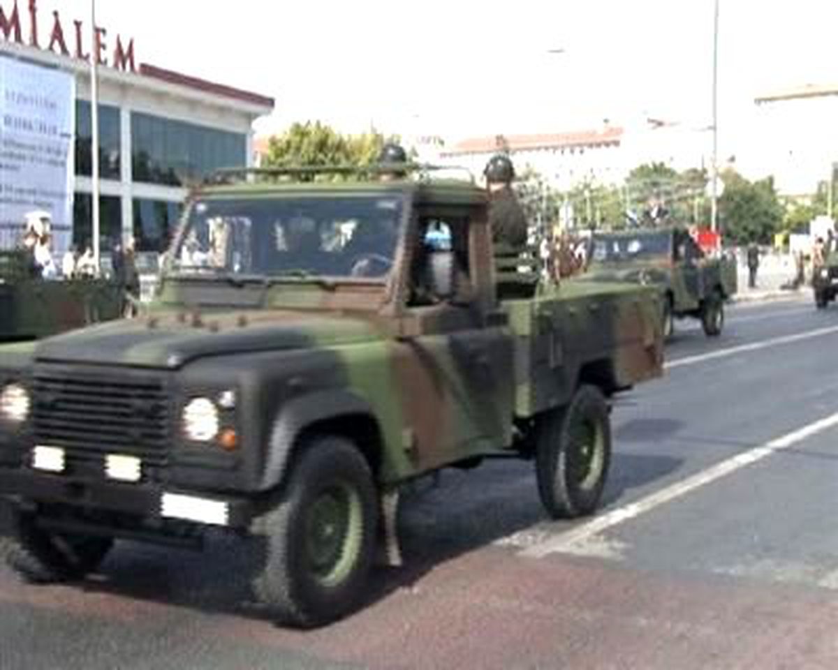 Zafer Bayramı Provaları Nedeniyle Bazı Yollar Trafiğe Kapatıldı
