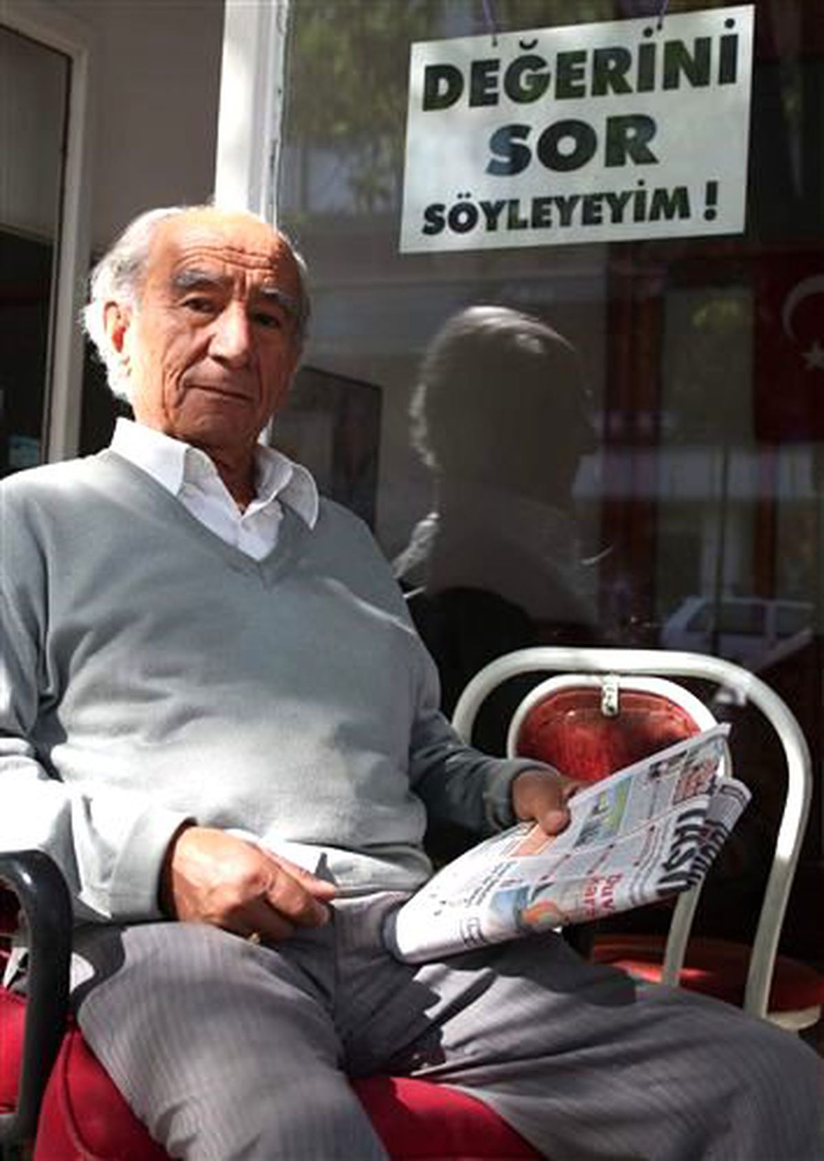 45 Yıllık Emlekçı Meslektaşlarına Seslendi