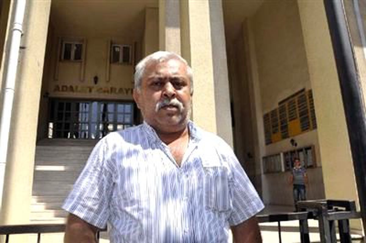 Adanalı Çiftçiden, PKK\'lılarla Kucaklaşan BDP\'liler İçin Suç Duyurusu