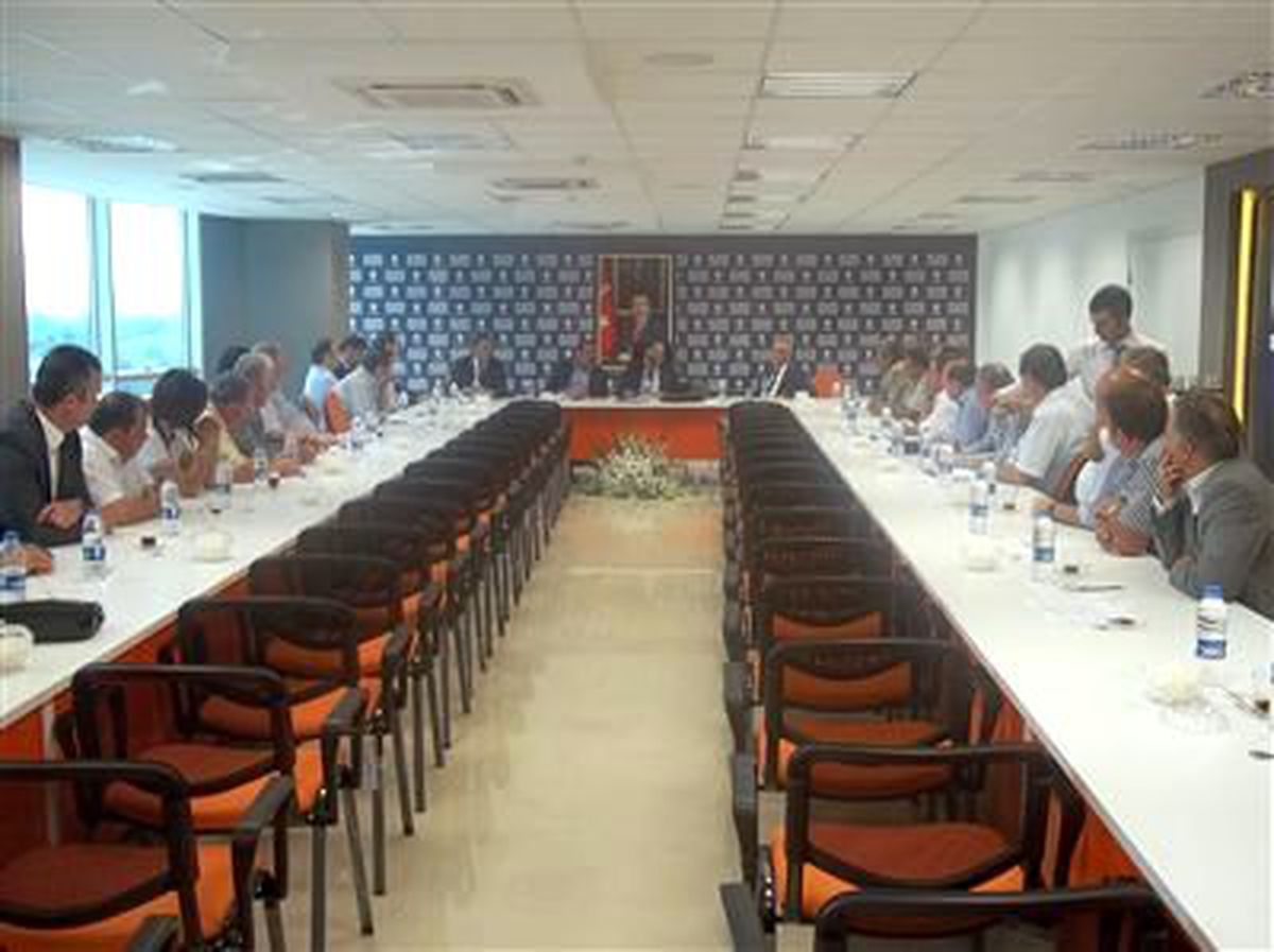 AK Parti\'de Yerel Yönetimler Toplantısı