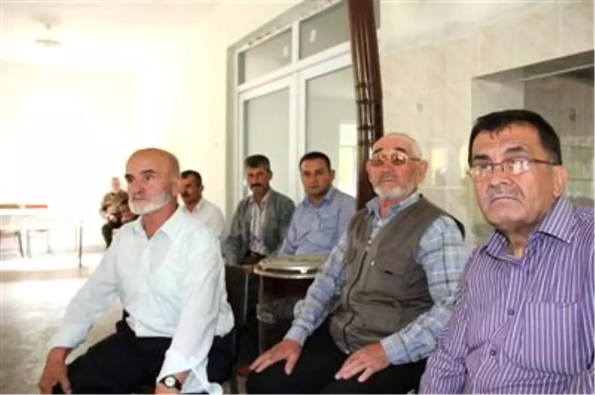 AK Parti Heyeti Mengen'in Köylerini Geziyor