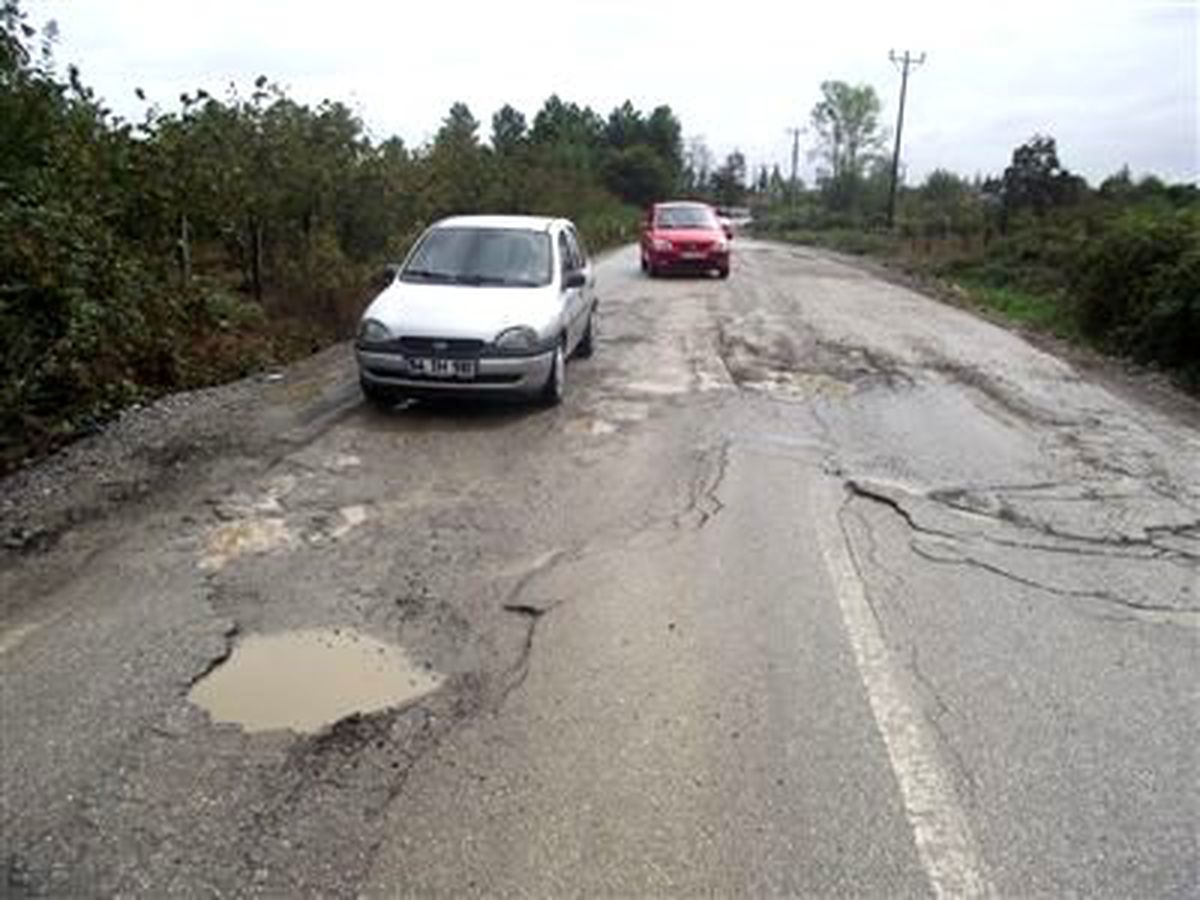 Bakımsız Yol Kazalara Davetiye Çıkarıyor