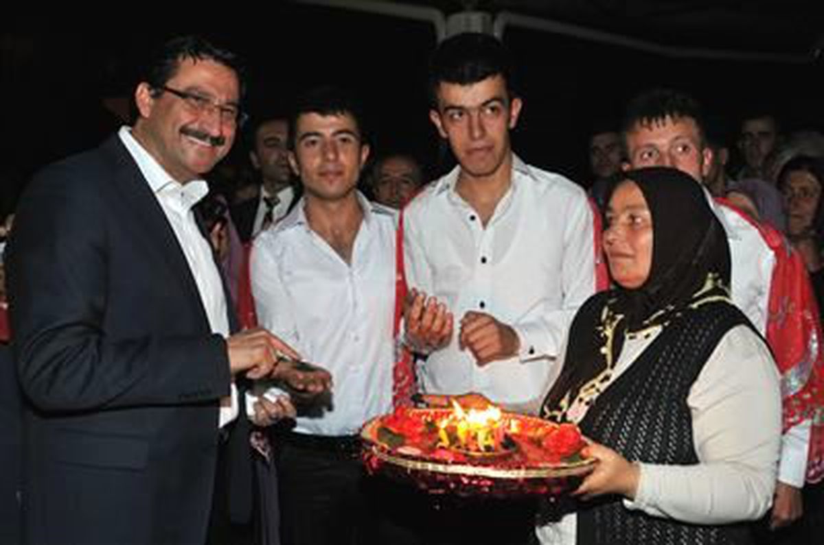 Başkan Ak, Asker Uğurlama Gecesine Katıldı