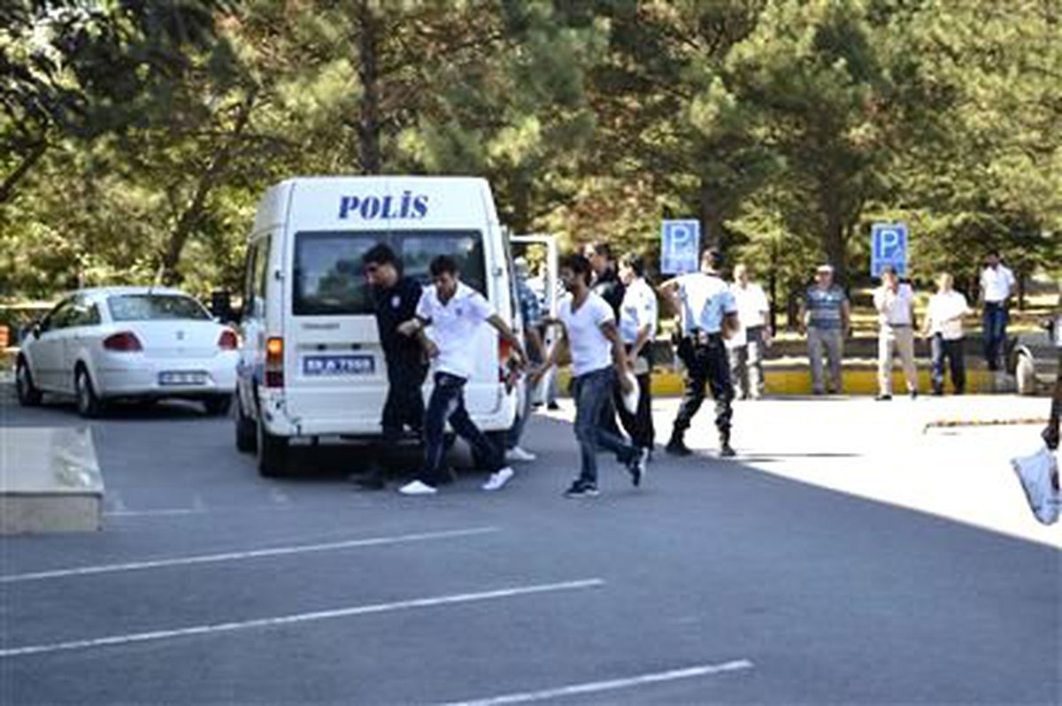 Bıçaklı Kavgaya 4 Tahliye 1 Tutuklama