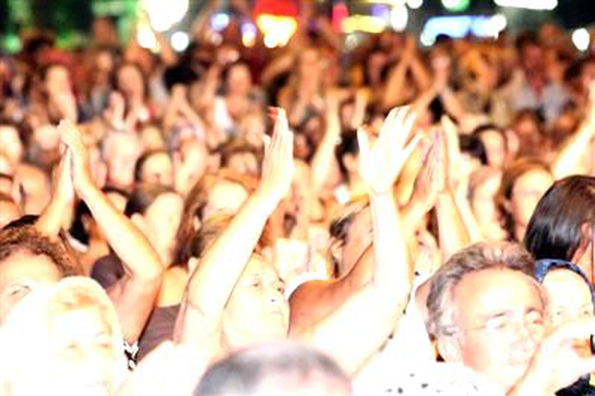 Buruciye Yaz Akşamları\'ında Ayşe Taş ve İsmail Koç Konser Verdi