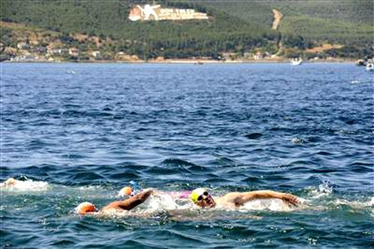 Çanakkale Boğazı\'nı Yüzerek Geçme Yarışması