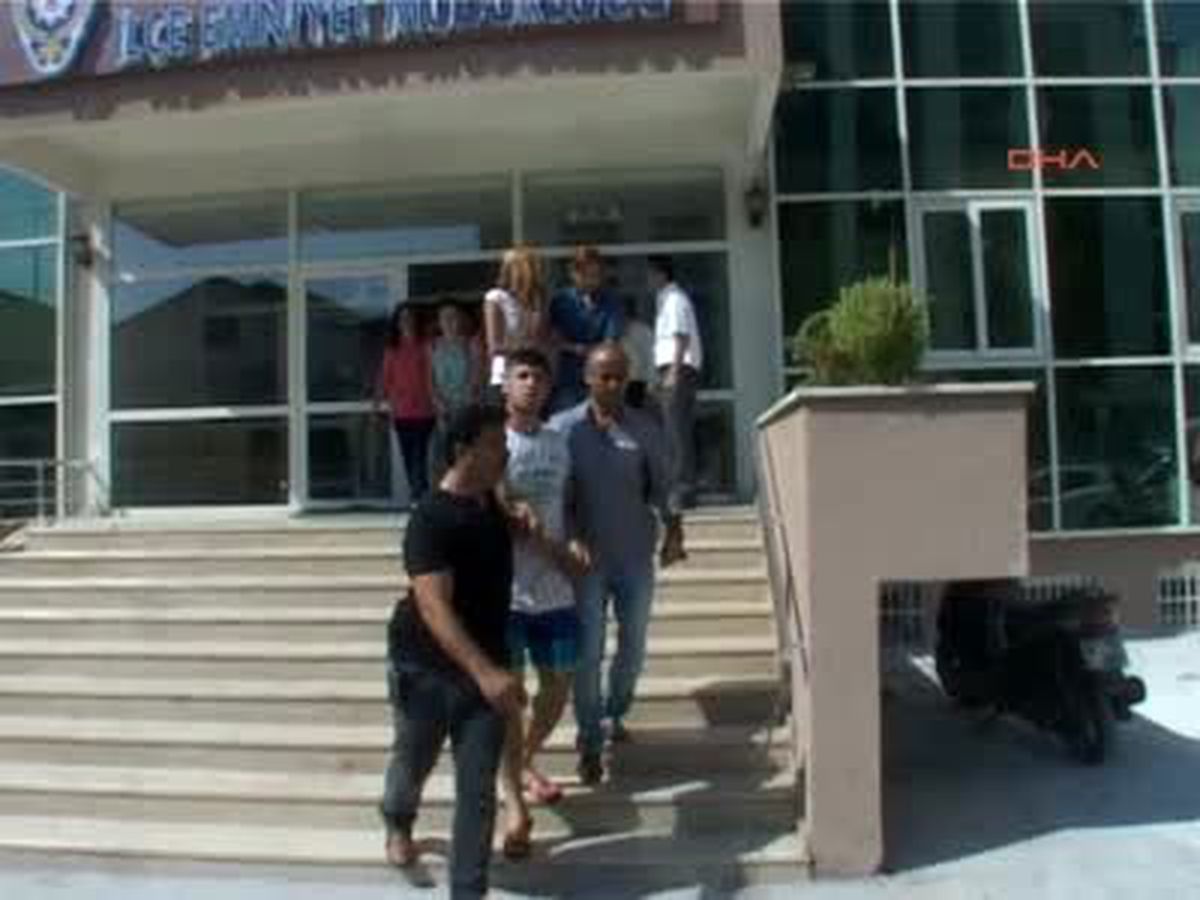 Fuhuş Yaptırdıkları Kişilerin Görüntüsünü Çekip Şantaj Yapan Çete Çökertildi
