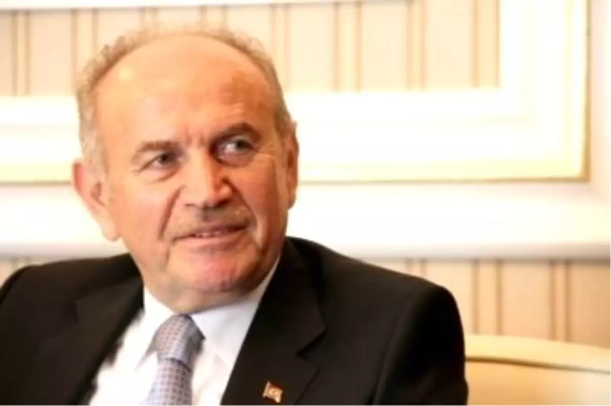 İstanbul Büyükşehir Belediye Başkanı Topbaş, Artvin Valisi Kalkan\'ı Ziyaret Etti