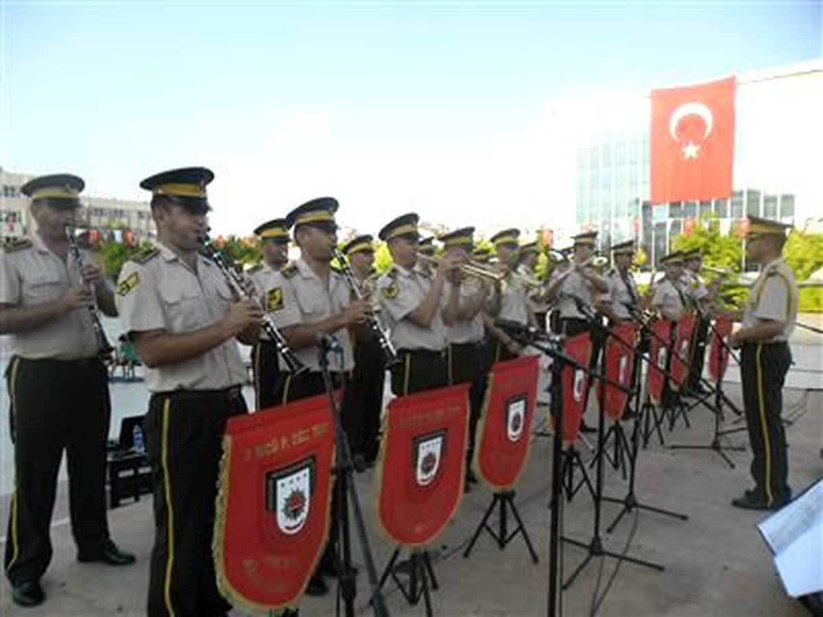 Kent Meydanı\'nda 30 Ağustos Zafer Bayramı Coşkusu