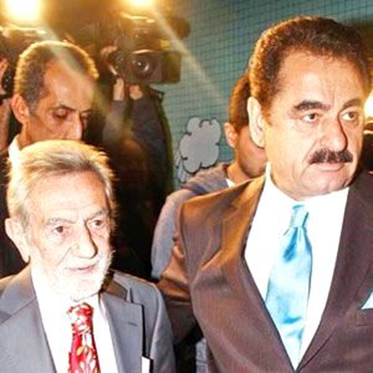 Küs Değiliz, Aramıza Sıcaklar Girdi